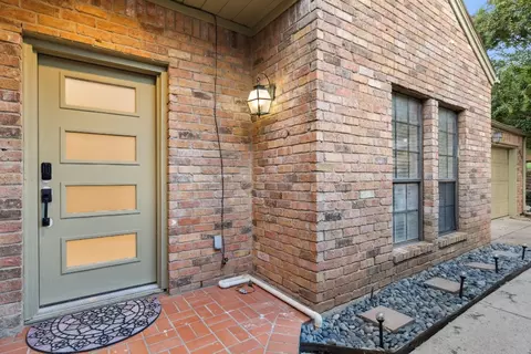622 Crowley Rd, Arlington, TX 76012
