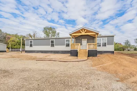 138 Kelly Ct, Azle, TX 76020