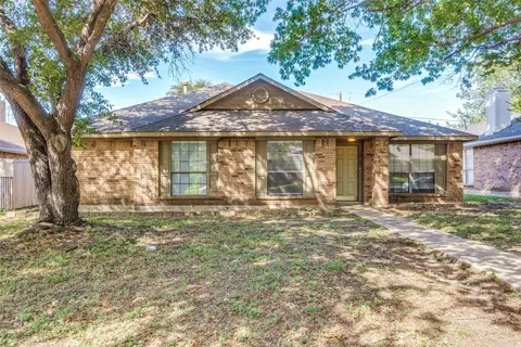 7151 Penshire Ln, Dallas, TX 75227