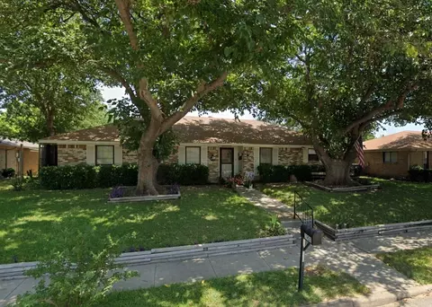 1902 Ann Ave, Carrollton, TX 75006
