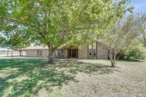 910 Rock Creek Dr, Oak Leaf, TX 75154