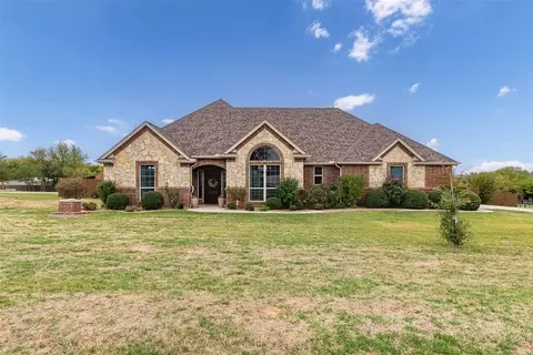 141 W Star Point Ln, Weatherford, TX 76088