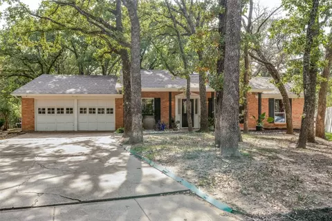 2016 Edgebrook Ct, Arlington, TX 76015