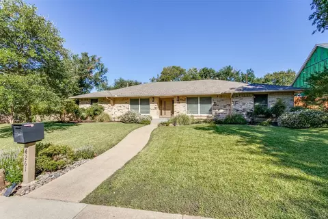 4261 Royal Ridge Dr, Dallas, TX 75229
