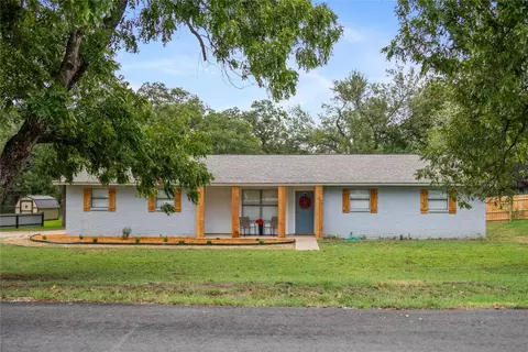 701 S Lamar St, De Leon, TX 76444