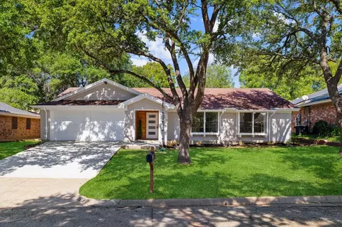 6757 Fair Meadows Dr, North Richland Hills, TX 76182