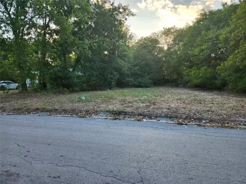 1213 Mill St, Gainesville, TX 76240
