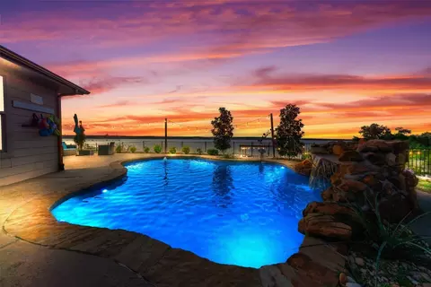 1954 Beach Dr, Grand Prairie, TX 75051