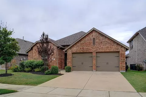 9109 Violet Dr, Lantana, TX 76226