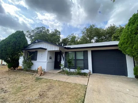 203 Island Dr, Richardson, TX 75081