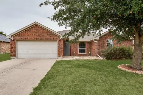 323 Sagebrush Ln, Waxahachie, TX 75165