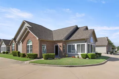 2601 Marsh Ln #63, Plano, TX 75093