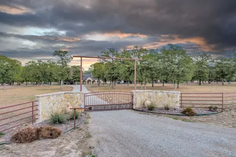 212 Arista Trl, Poolville, TX 76487
