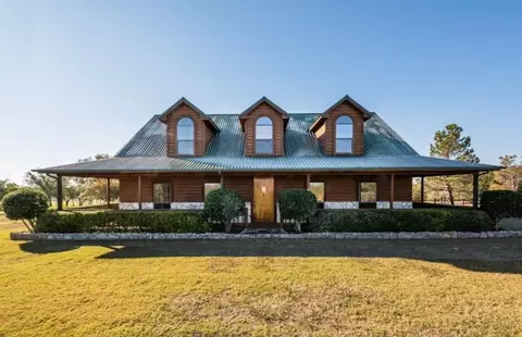 3307 Old Barn Ct, Granbury, TX 76048