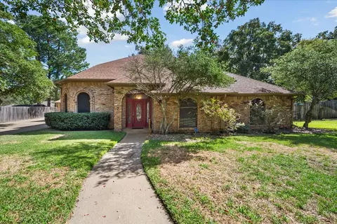 1121 Hillside Dr, Athens, TX 75751