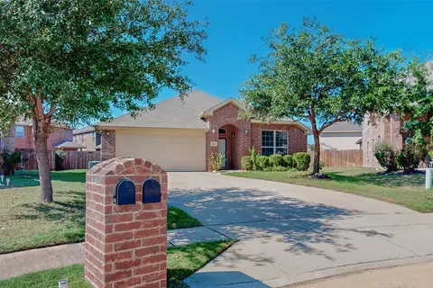 5524 Grenada Dr, Fort Worth, TX 76119