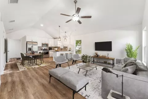 316 Wren Dr, Granbury, TX 76049