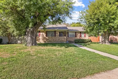 2617 Blanton St, Dallas, TX 75227