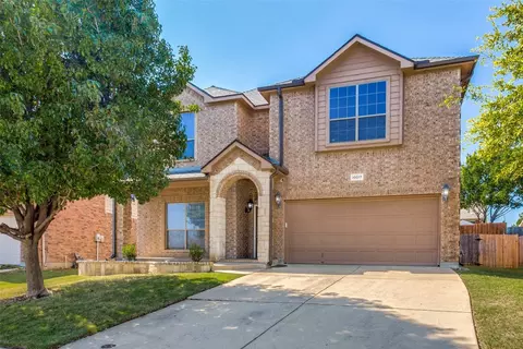 10017 Grey Crow Dr, Fort Worth, TX 76177
