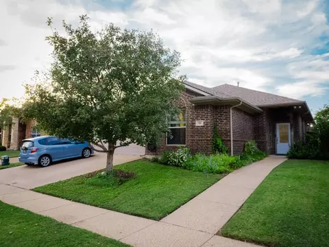 308 Jasmine Ln, Waxahachie, TX 75165