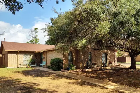 1401 Carnation Dr, Lewisville, TX 75067