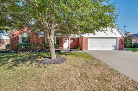 204 Diane Dr, Sanger, TX 76266