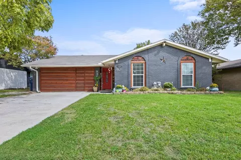 830 Hudson Dr, Garland, TX 75043