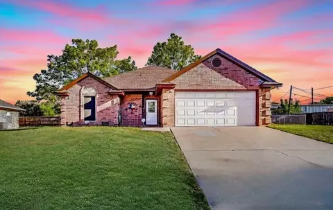 1611 Patti Pl, Weatherford, TX 76086