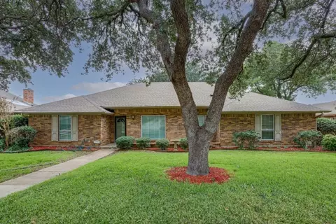 2309 Hillside Ln, Carrollton, TX 75006