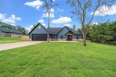 1941 Cedarpark Pl, Lindale, TX 75771