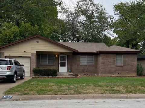 760 Betty Ln, Hurst, TX 76053
