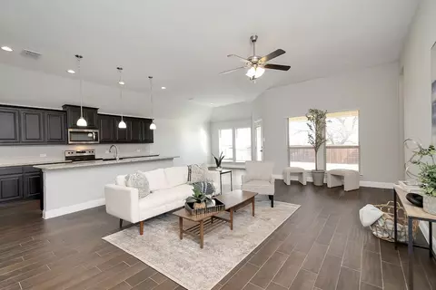 320 Bayonet Dr, Fort Worth, TX 76108