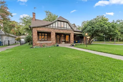 702 N Glasgow Dr, Dallas, TX 75214