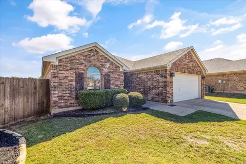 1424 Brownford Dr, Burleson, TX 76028