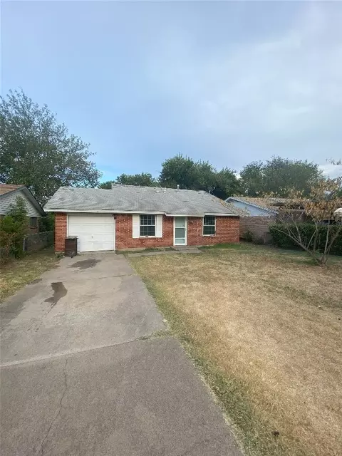 1930 Baylor Dr, Grand Prairie, TX 75051