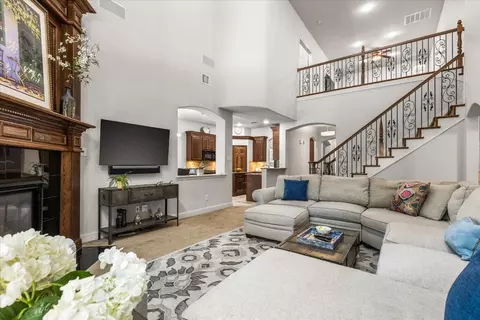 2504 Waters Edge Ln, Fort Worth, TX 76116