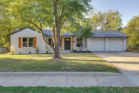 7008 Dover Ln, Richland Hills, TX 76118