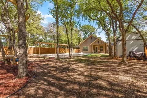 500 S Sky Ct, Granbury, TX 76049