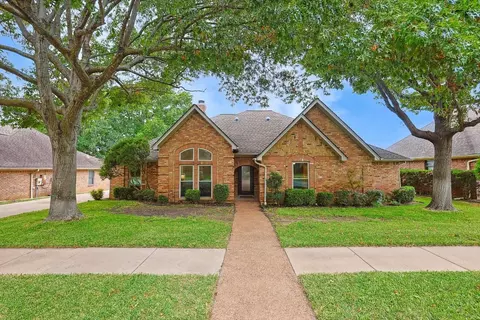 3713 Westview Dr, Bedford, TX 76021