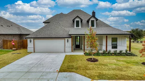 1309 Crown Valley Dr, Weatherford, TX 76087