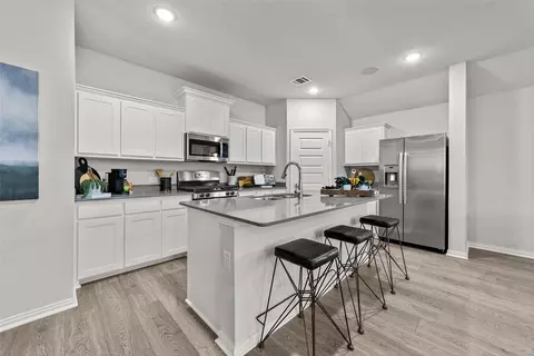 544 Hickory Ridge Dr, Van Alstyne, TX 75495