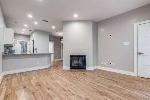 4800 W Lovers Ln #204, Dallas, TX 75209