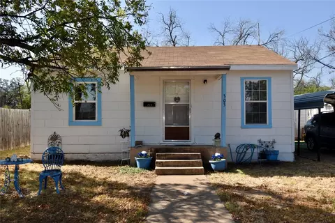 303 W 8th St, Brady, TX 76825