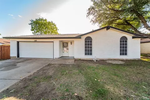 411 Georgetown Dr, Everman, TX 76140