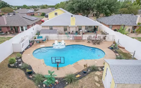 6324 Hunters Glen Dr, Watauga, TX 76148