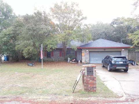 428 Oakwood Cir, Shady Shores, TX 76208