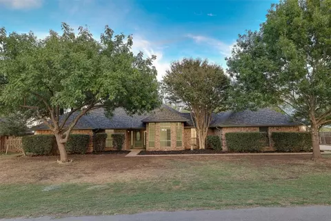 1001 Sterling Ln, Crowley, TX 76036