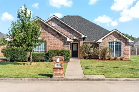 1740 Meadowview Dr, Reno, TX 75462