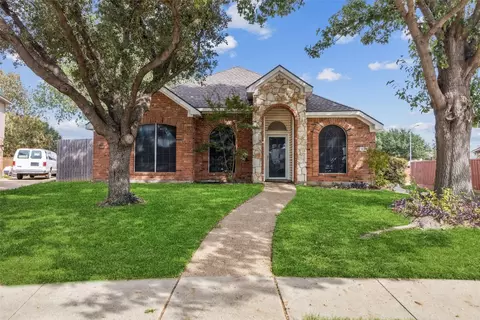 1237 Courtney Ln, Lewisville, TX 75077