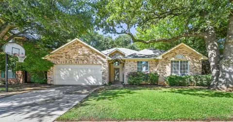 2909 Brookhollow Ln, Flower Mound, TX 75028